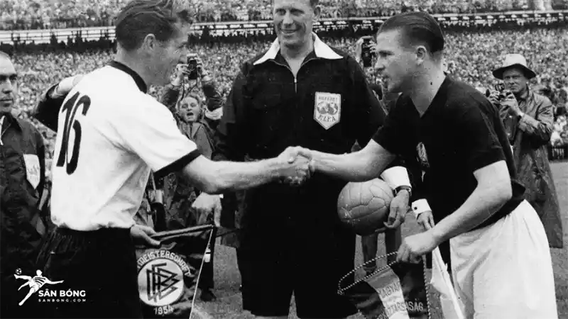 Biểu tượng của quả bóng  Hungary -  Ferenc Puskas