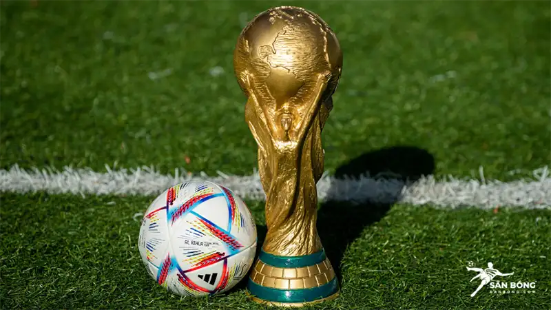 World Cup, đỉnh cao của lịch sử bóng đá quốc tế, là một sự kiện thể thao được tổ chức mỗi hai năm, thu hút hàng triệu người hâm mộ trên toàn thế giới