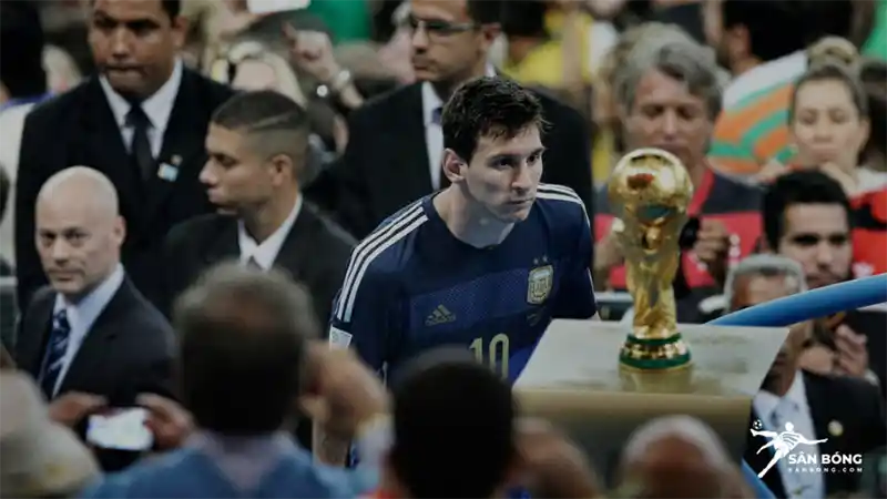 Lịch sử bóng đá World Cup 2014: Ánh mắt của Messi và chiếc Cup vàng chưa thể chạm tới  